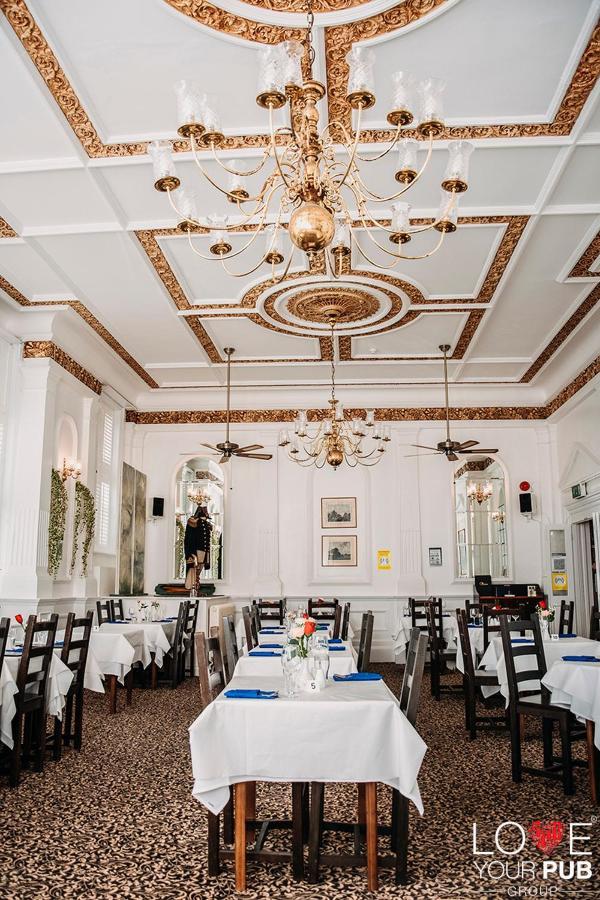 Keppels Head Hotel Портцмаус Экстерьер фото