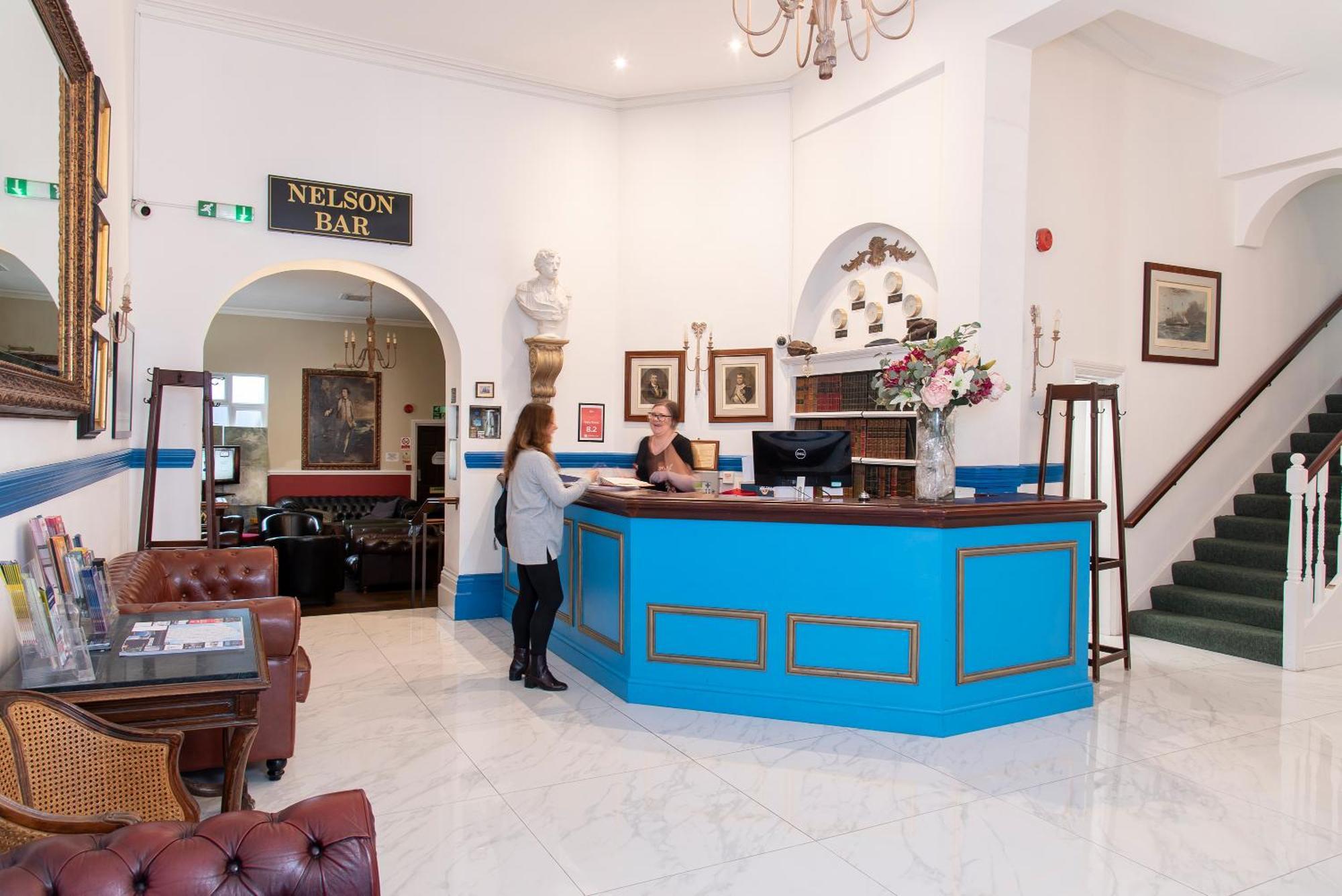 Keppels Head Hotel Портцмаус Экстерьер фото